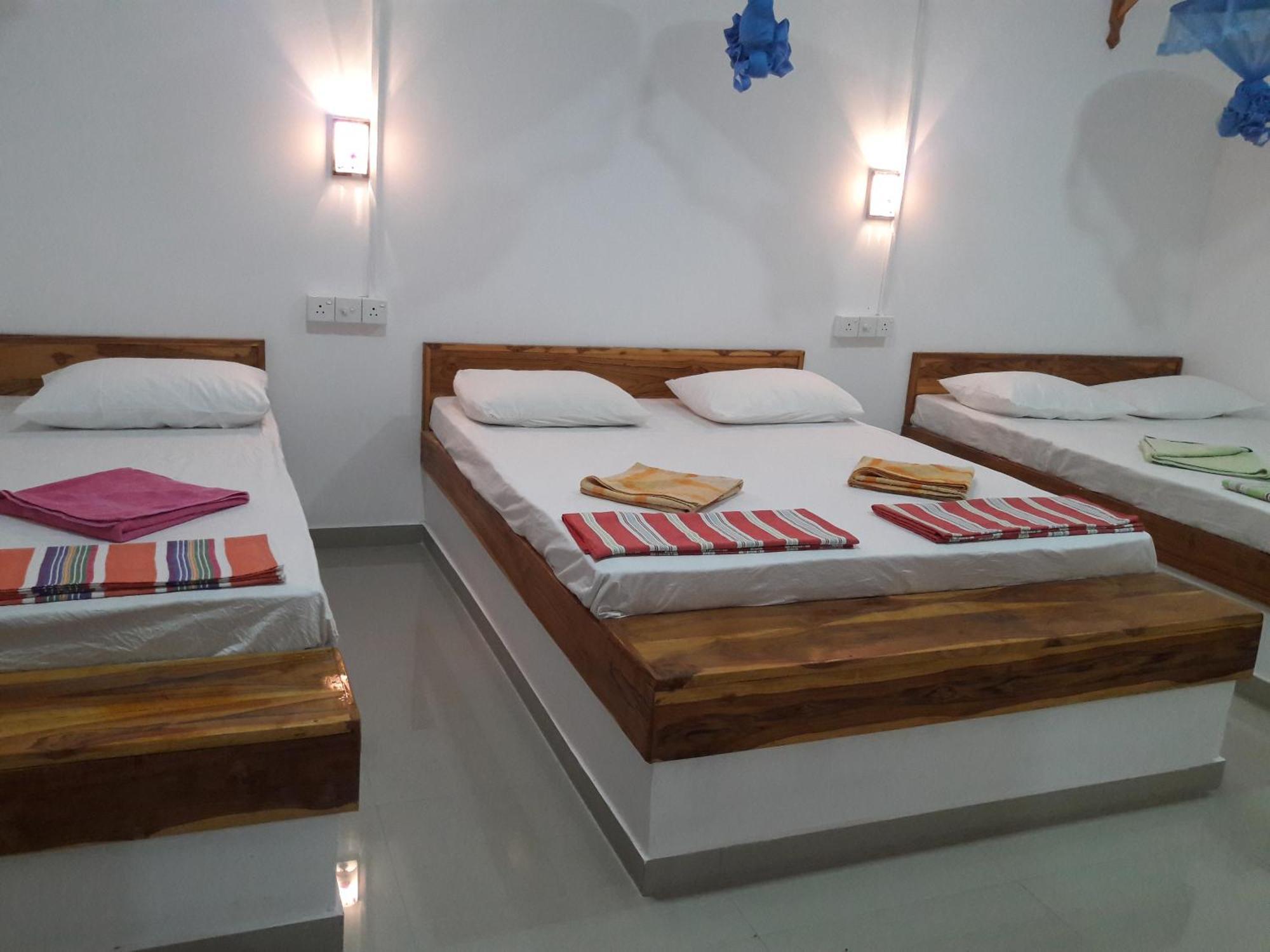 Bed and Breakfast Share Safari House Udawalawe Esterno foto