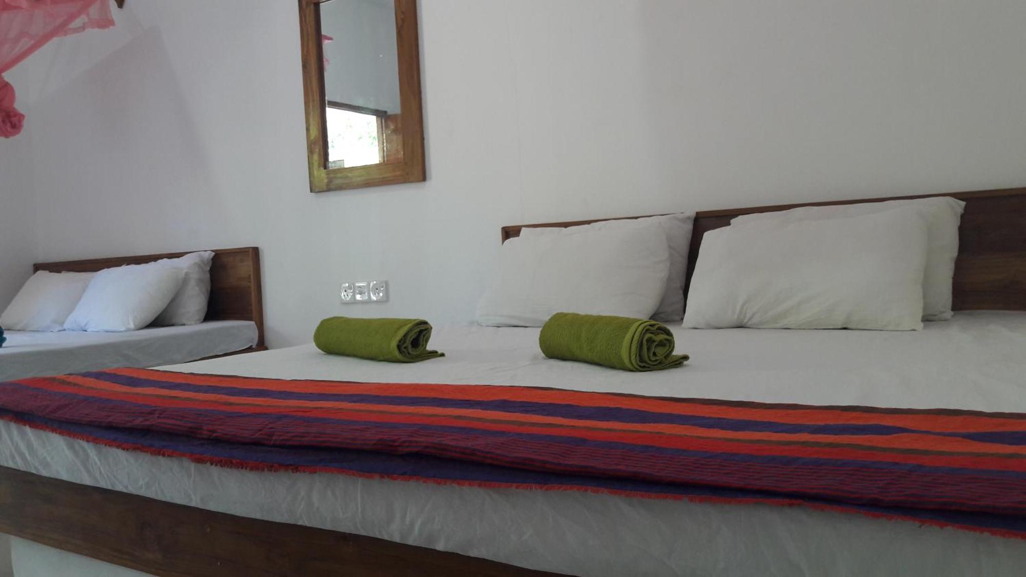 Bed and Breakfast Share Safari House Udawalawe Esterno foto