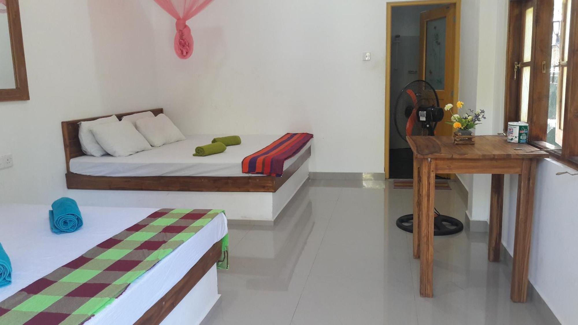 Bed and Breakfast Share Safari House Udawalawe Esterno foto