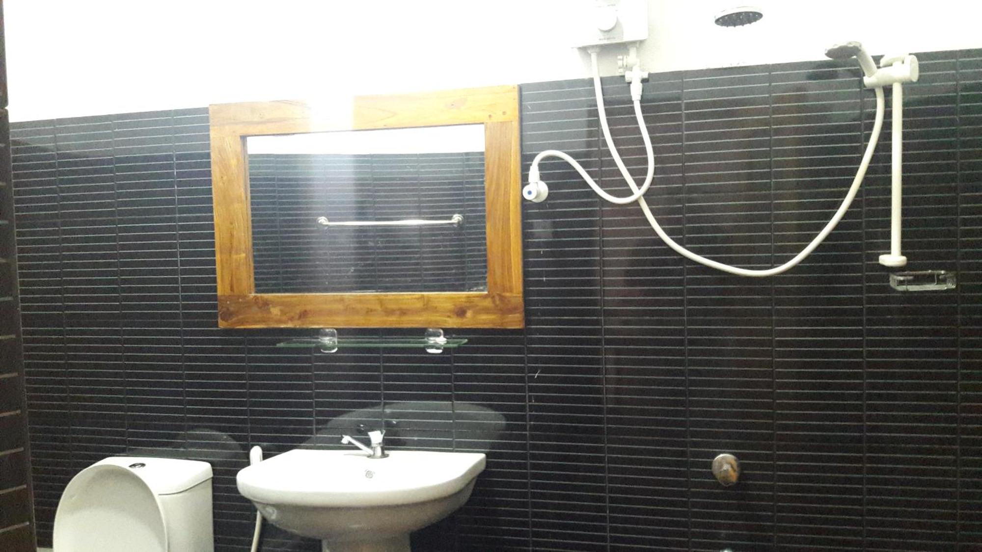 Bed and Breakfast Share Safari House Udawalawe Esterno foto