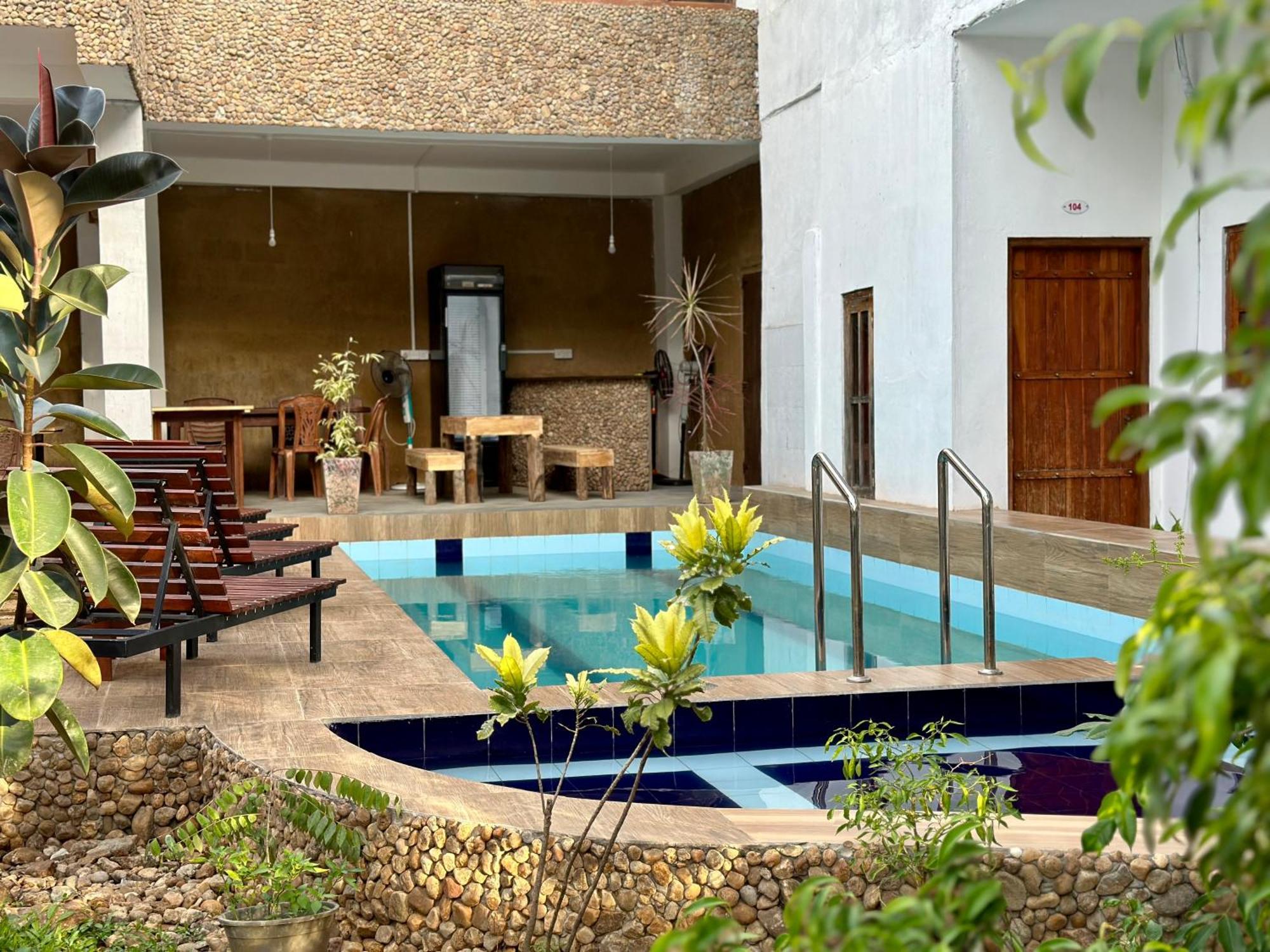 Bed and Breakfast Share Safari House Udawalawe Esterno foto
