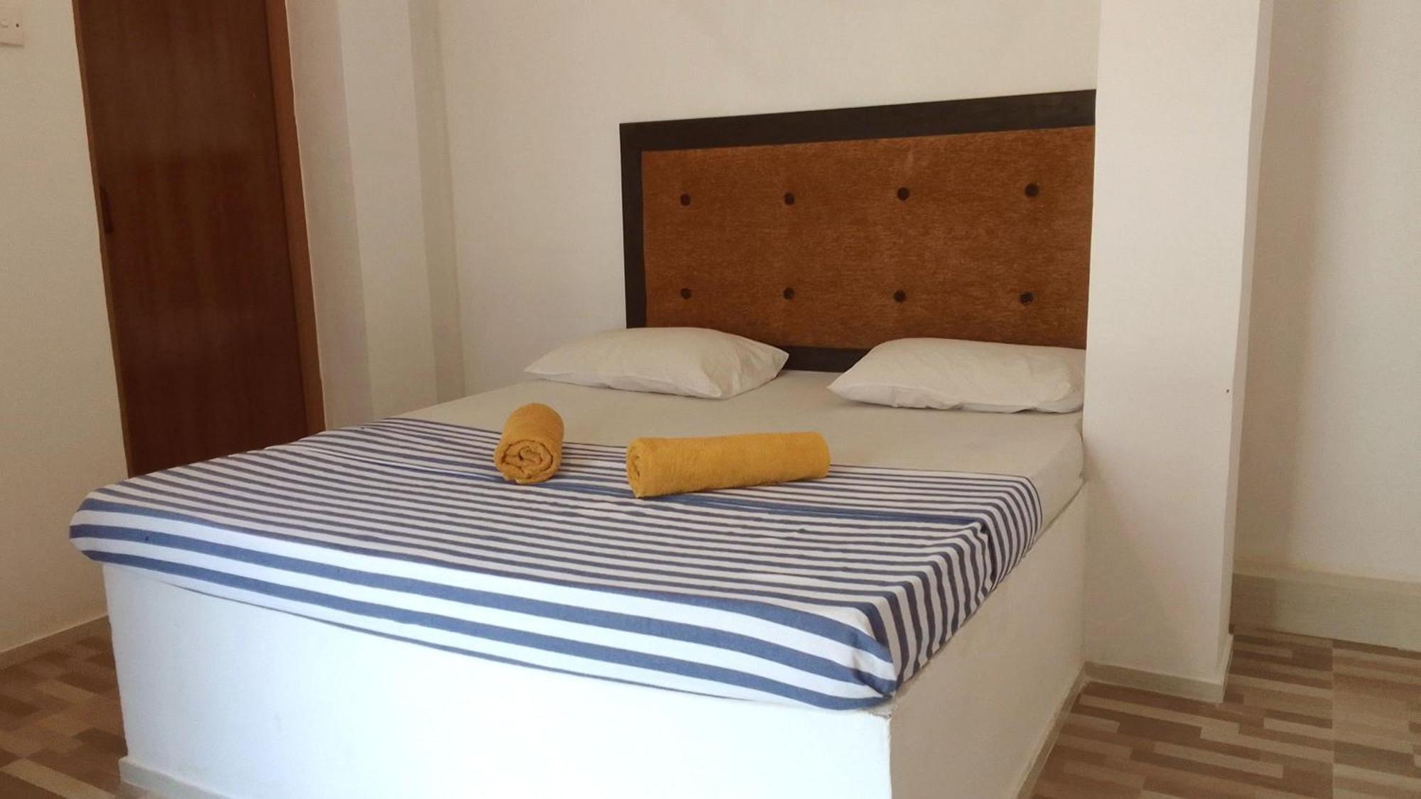 Bed and Breakfast Share Safari House Udawalawe Esterno foto